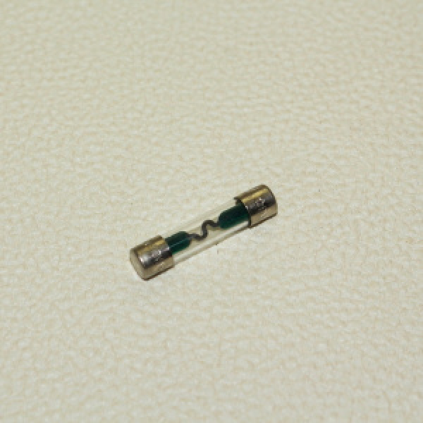 картинка Предохранитель "Koito" FUSE Стеклянный  20 Amp (30mm) от интернет-магазина "АВТОИМПЕРИЯ", 2000076533530